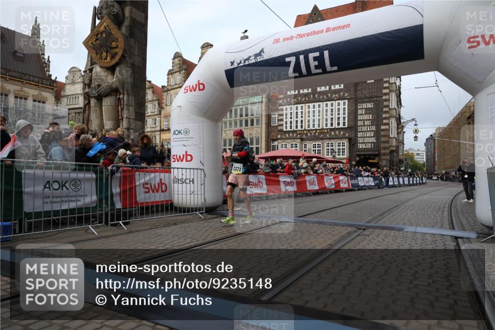 05.10.2025 - 20. swb-Marathon Bremen Yannick Fuchs http://msf.ph/oto/9235148 05.10.2025 10:36:01 Ziel 10372 meine-sportfotos.de
