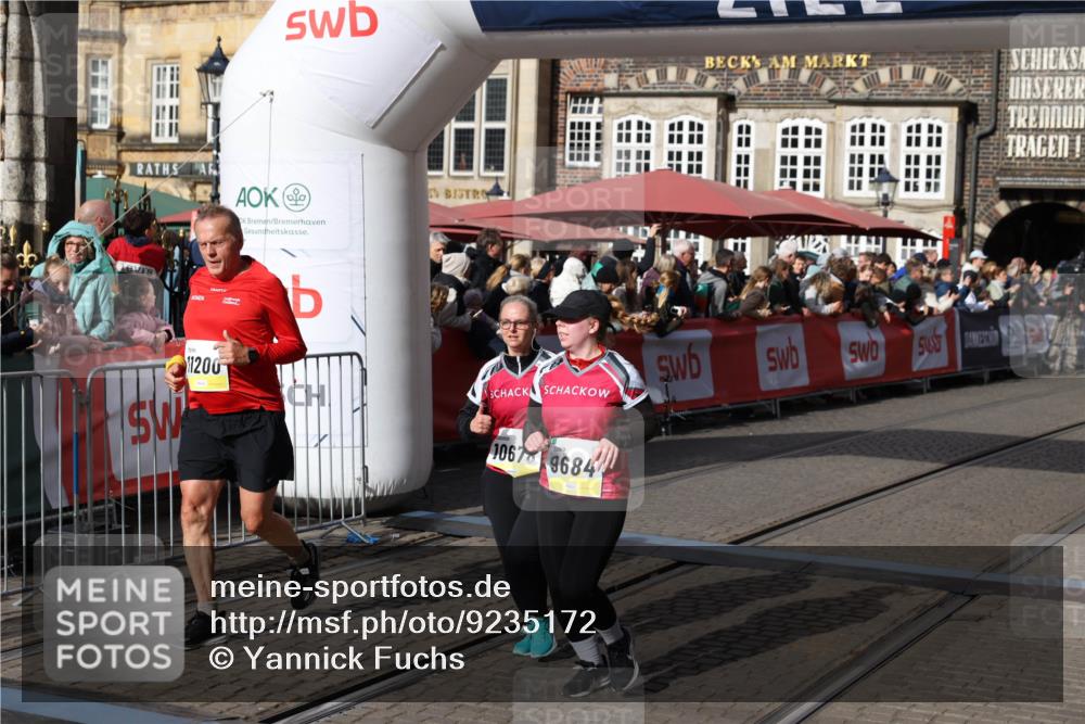 05.10.2025 - 20. swb-Marathon Bremen Yannick Fuchs http://msf.ph/oto/9235172 05.10.2025 11:04:30 Ziel 9448, 9537, 9684, 10678, 11200 meine-sportfotos.de