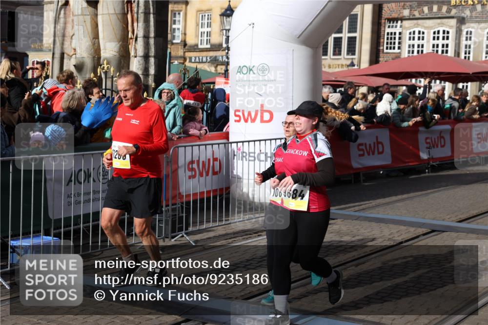 05.10.2025 - 20. swb-Marathon Bremen Yannick Fuchs http://msf.ph/oto/9235186 05.10.2025 11:04:31 Ziel 9537, 9684, 10439, 10678, 11044, 11200 meine-sportfotos.de