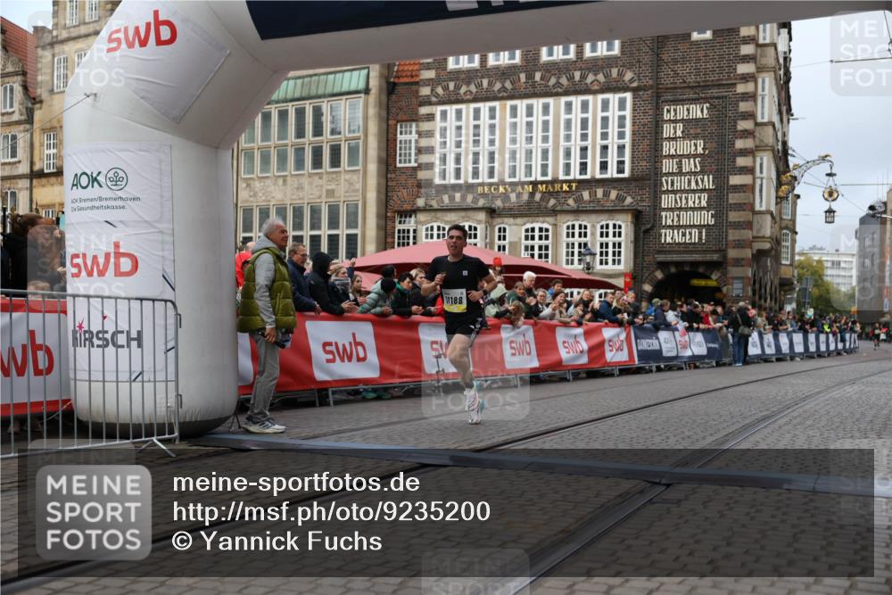 05.10.2025 - 20. swb-Marathon Bremen Yannick Fuchs http://msf.ph/oto/9235200 05.10.2025 10:36:14 Ziel 11188 meine-sportfotos.de