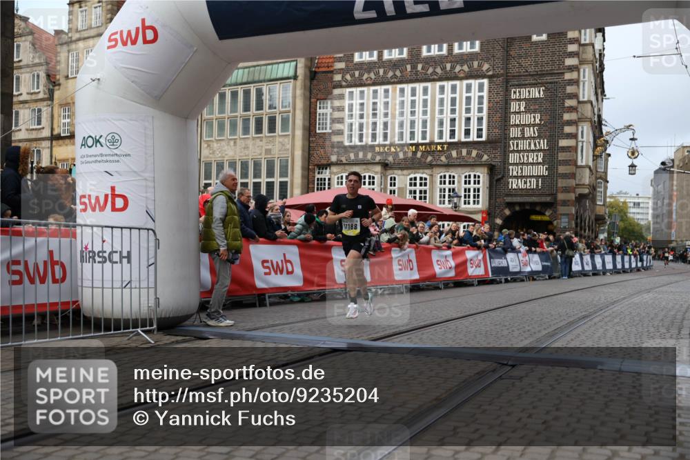 05.10.2025 - 20. swb-Marathon Bremen Yannick Fuchs http://msf.ph/oto/9235204 05.10.2025 10:36:14 Ziel 11188 meine-sportfotos.de