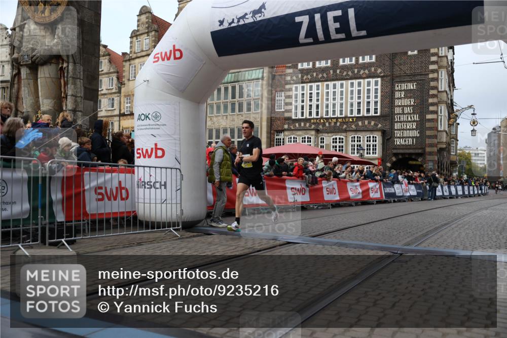 05.10.2025 - 20. swb-Marathon Bremen Yannick Fuchs http://msf.ph/oto/9235216 05.10.2025 10:36:14 Ziel 11188 meine-sportfotos.de