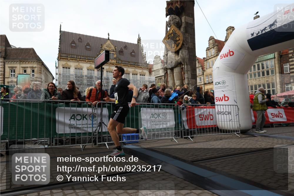 05.10.2025 - 20. swb-Marathon Bremen Yannick Fuchs http://msf.ph/oto/9235217 05.10.2025 10:36:16 Ziel 11188 meine-sportfotos.de