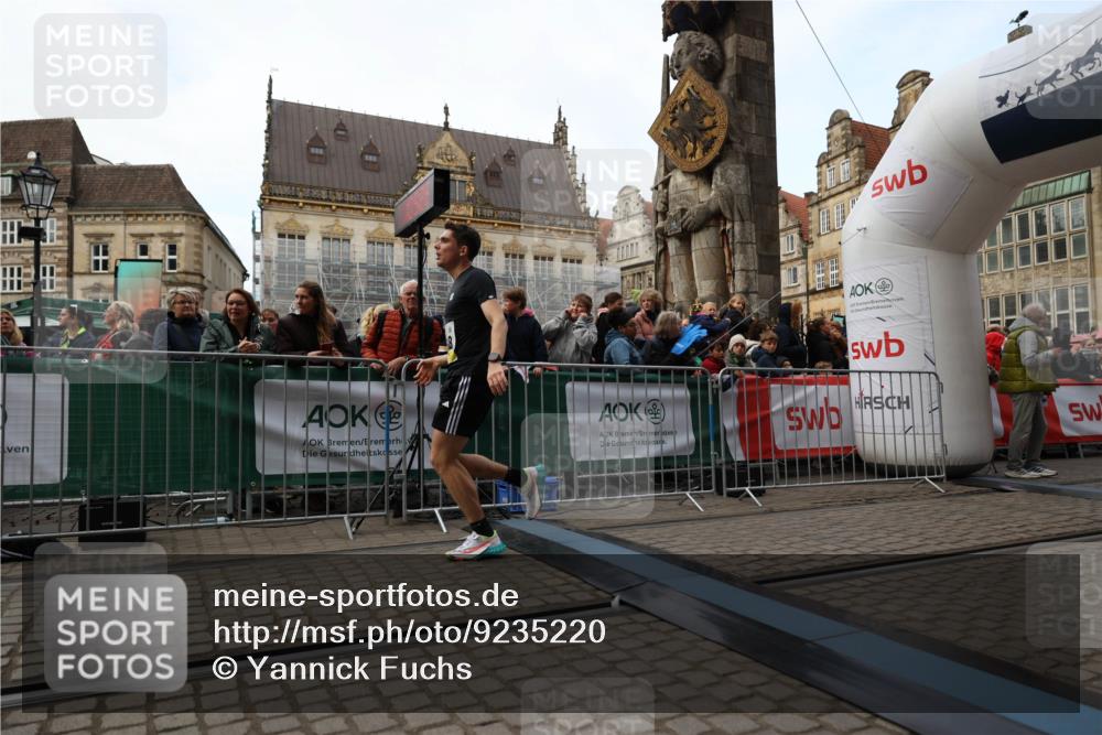 05.10.2025 - 20. swb-Marathon Bremen Yannick Fuchs http://msf.ph/oto/9235220 05.10.2025 10:36:16 Ziel 11188 meine-sportfotos.de