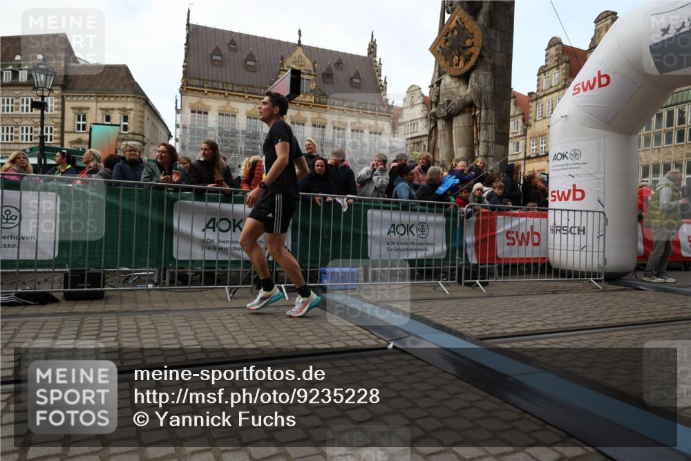 05.10.2025 - 20. swb-Marathon Bremen Yannick Fuchs http://msf.ph/oto/9235228 05.10.2025 10:36:16 Ziel 11188 meine-sportfotos.de