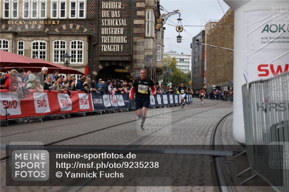 05.10.2025 - 20. swb-Marathon Bremen Yannick Fuchs http://msf.ph/oto/9235238 05.10.2025 10:36:27 Ziel 11013 meine-sportfotos.de