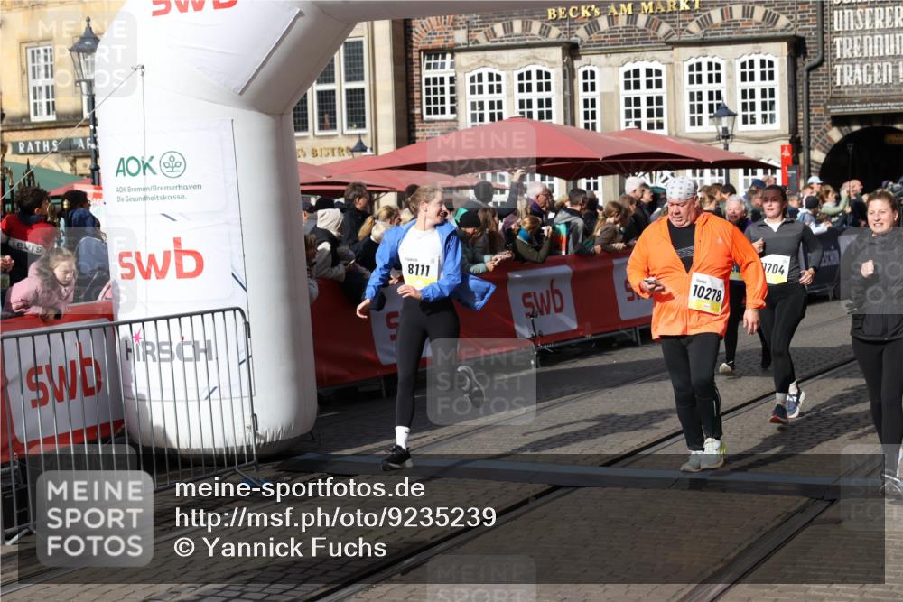 05.10.2025 - 20. swb-Marathon Bremen Yannick Fuchs http://msf.ph/oto/9235239 05.10.2025 11:04:38 Ziel 8111, 9394, 9610, 10278, 10439, 10483, 10531, 10956, 11044, 11704 meine-sportfotos.de