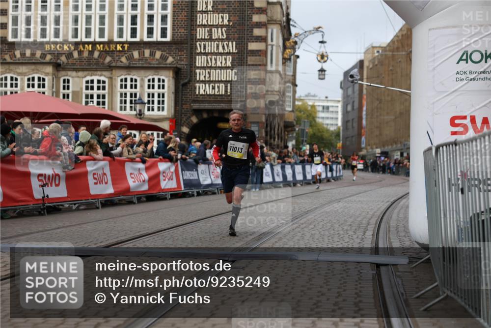 05.10.2025 - 20. swb-Marathon Bremen Yannick Fuchs http://msf.ph/oto/9235249 05.10.2025 10:36:27 Ziel 11013 meine-sportfotos.de
