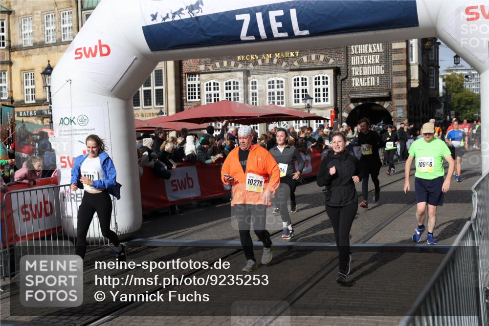 05.10.2025 - 20. swb-Marathon Bremen Yannick Fuchs http://msf.ph/oto/9235253 05.10.2025 11:04:39 Ziel 8111, 9394, 9610, 10278, 10439, 10483, 10531, 10674, 10869, 10956, 11044, 11542, 11704 meine-sportfotos.de