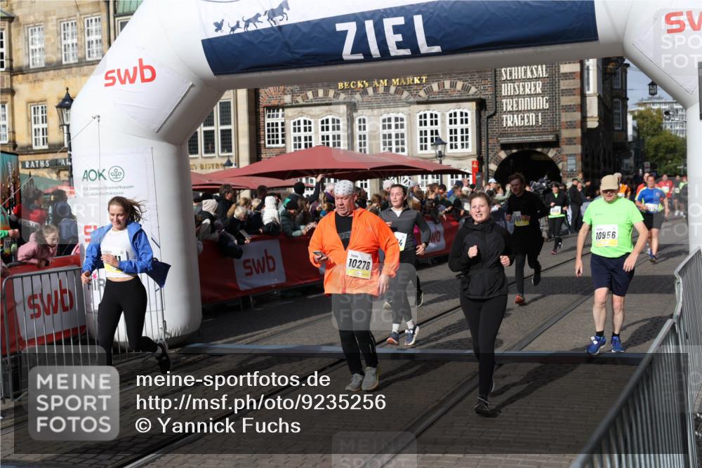 05.10.2025 - 20. swb-Marathon Bremen Yannick Fuchs http://msf.ph/oto/9235256 05.10.2025 11:04:39 Ziel 8111, 9394, 9610, 10278, 10439, 10483, 10531, 10674, 10869, 10956, 11044, 11542, 11704 meine-sportfotos.de
