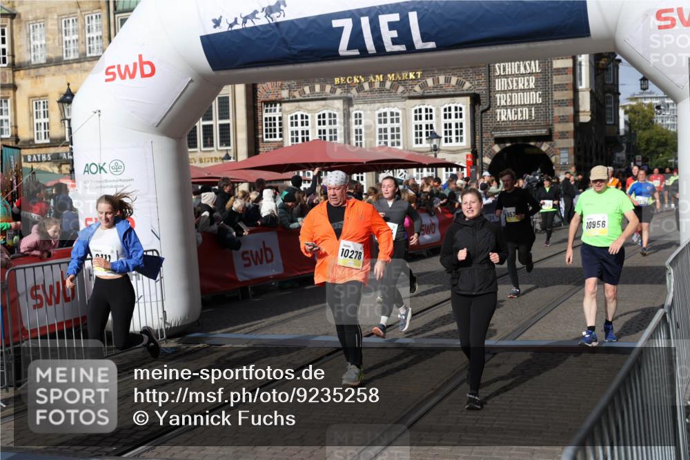 05.10.2025 - 20. swb-Marathon Bremen Yannick Fuchs http://msf.ph/oto/9235258 05.10.2025 11:04:39 Ziel 8111, 9394, 9610, 10278, 10439, 10483, 10531, 10674, 10869, 10956, 11044, 11542, 11704 meine-sportfotos.de