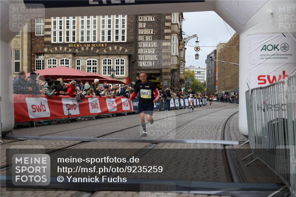 05.10.2025 - 20. swb-Marathon Bremen Yannick Fuchs http://msf.ph/oto/9235259 05.10.2025 10:36:28 Ziel 11013 meine-sportfotos.de
