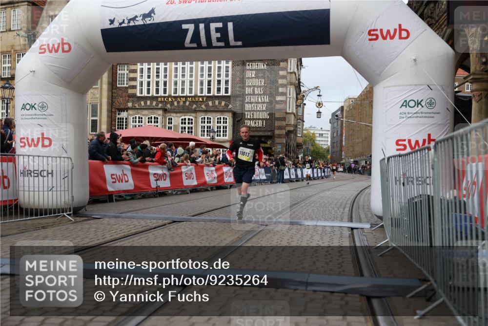 05.10.2025 - 20. swb-Marathon Bremen Yannick Fuchs http://msf.ph/oto/9235264 05.10.2025 10:36:28 Ziel 11013 meine-sportfotos.de