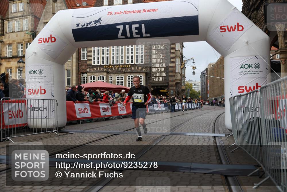 05.10.2025 - 20. swb-Marathon Bremen Yannick Fuchs http://msf.ph/oto/9235278 05.10.2025 10:36:28 Ziel 11013 meine-sportfotos.de