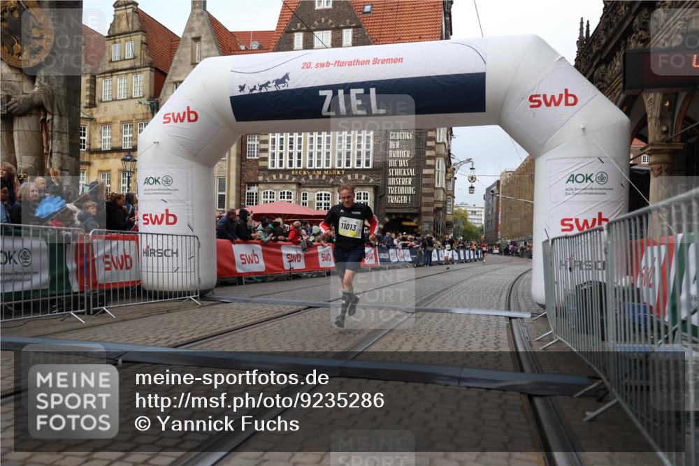 05.10.2025 - 20. swb-Marathon Bremen Yannick Fuchs http://msf.ph/oto/9235286 05.10.2025 10:36:29 Ziel 11013, 11185 meine-sportfotos.de
