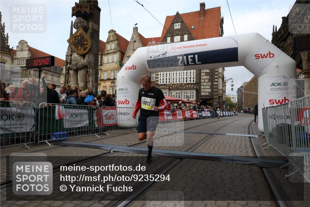 05.10.2025 - 20. swb-Marathon Bremen Yannick Fuchs http://msf.ph/oto/9235294 05.10.2025 10:36:29 Ziel 11013, 11185 meine-sportfotos.de