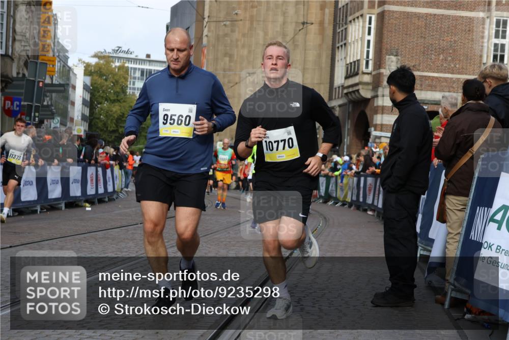 05.10.2025 - 20. swb-Marathon Bremen Strokosch-Dieckow http://msf.ph/oto/9235298 05.10.2025 10:54:52 Ziel 9427, 9436, 9560, 9570, 10024, 10231, 10232, 10233, 10487, 10609, 10770, 11163, 11276, 11320, 11373, 11470 meine-sportfotos.de