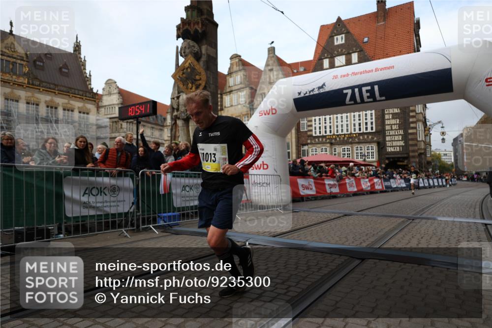 05.10.2025 - 20. swb-Marathon Bremen Yannick Fuchs http://msf.ph/oto/9235300 05.10.2025 10:36:30 Ziel 11013, 11185 meine-sportfotos.de
