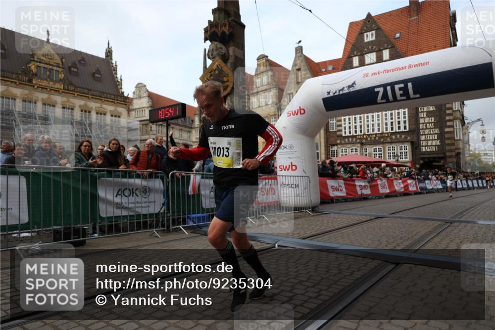 05.10.2025 - 20. swb-Marathon Bremen Yannick Fuchs http://msf.ph/oto/9235304 05.10.2025 10:36:30 Ziel 11013, 11185 meine-sportfotos.de