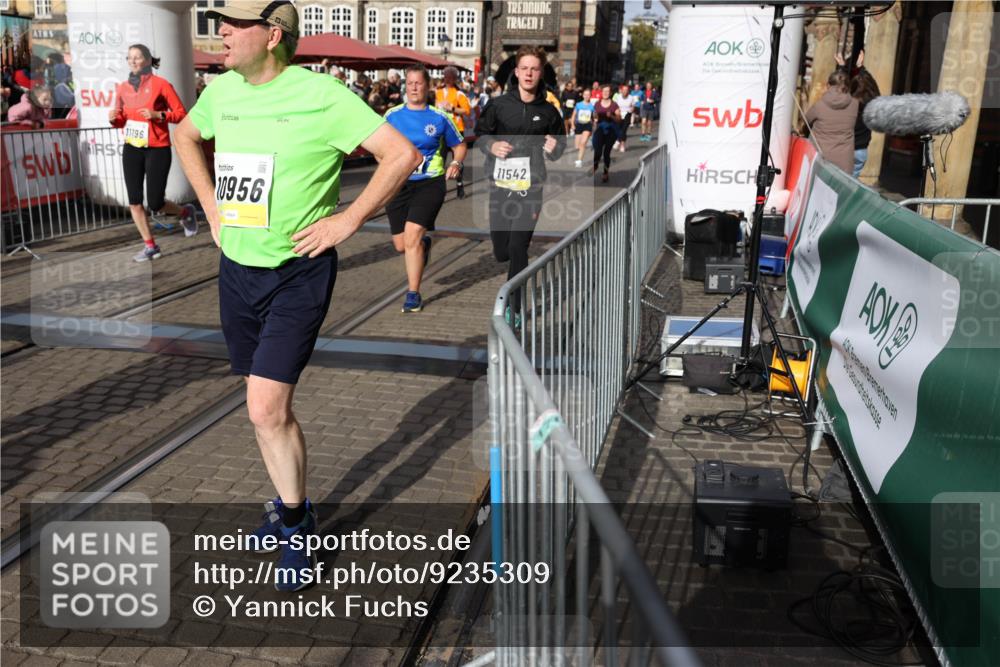 05.10.2025 - 20. swb-Marathon Bremen Yannick Fuchs http://msf.ph/oto/9235309 05.10.2025 11:04:44 Ziel 8111, 9394, 9610, 9750, 9915, 10278, 10485, 10531, 10532, 10674, 10869, 10956, 11196, 11542, 11704 meine-sportfotos.de