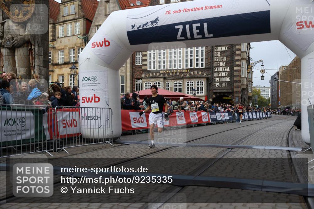 05.10.2025 - 20. swb-Marathon Bremen Yannick Fuchs http://msf.ph/oto/9235335 05.10.2025 10:36:32 Ziel 11013, 11185 meine-sportfotos.de