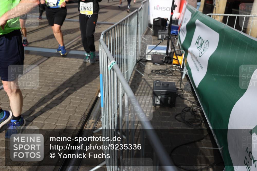 05.10.2025 - 20. swb-Marathon Bremen Yannick Fuchs http://msf.ph/oto/9235336 05.10.2025 11:04:44 Ziel 8111, 9394, 9610, 9750, 9915, 10278, 10485, 10531, 10532, 10674, 10869, 10956, 11196, 11542, 11704 meine-sportfotos.de