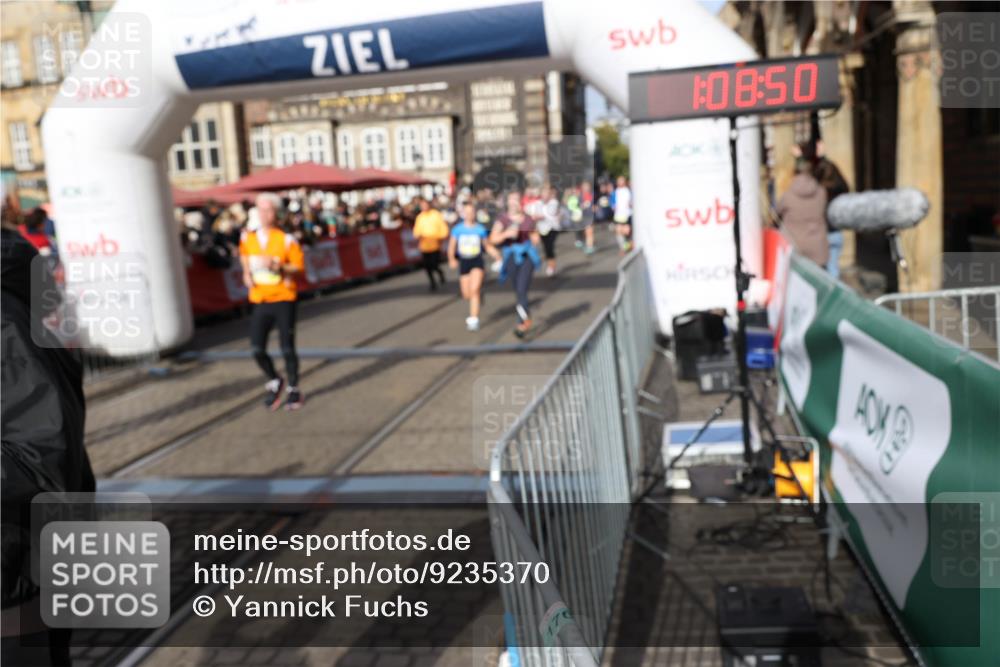 05.10.2025 - 20. swb-Marathon Bremen Yannick Fuchs http://msf.ph/oto/9235370 05.10.2025 11:04:46 Ziel 9394, 9623, 9750, 9771, 9915, 10485, 10531, 10532, 10674, 10869, 10956, 11196, 11542, 11704 meine-sportfotos.de