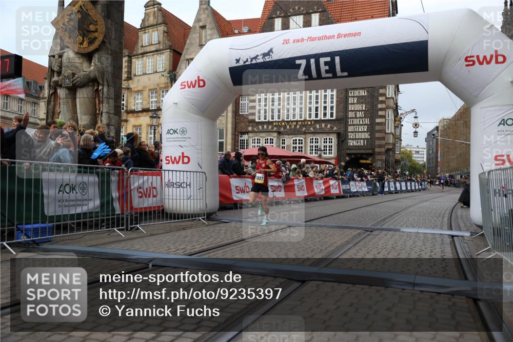 05.10.2025 - 20. swb-Marathon Bremen Yannick Fuchs http://msf.ph/oto/9235397 05.10.2025 10:36:36 Ziel 11185, 11687 meine-sportfotos.de