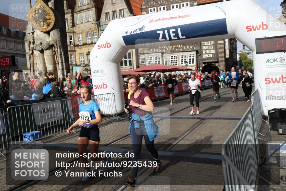 05.10.2025 - 20. swb-Marathon Bremen Yannick Fuchs http://msf.ph/oto/9235439 05.10.2025 11:04:48 Ziel 9532, 9623, 9750, 9765, 9771, 9915, 10422, 10451, 10485, 10532, 10674, 10869, 11196, 11427, 11542, 11546 meine-sportfotos.de