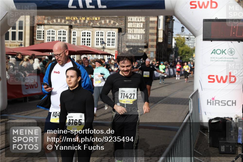 05.10.2025 - 20. swb-Marathon Bremen Yannick Fuchs http://msf.ph/oto/9235494 05.10.2025 11:04:53 Ziel 9532, 9623, 9750, 9765, 9771, 9812, 9927, 10422, 10451, 10532, 10557, 10964, 11035, 11427, 11546, 11615 meine-sportfotos.de