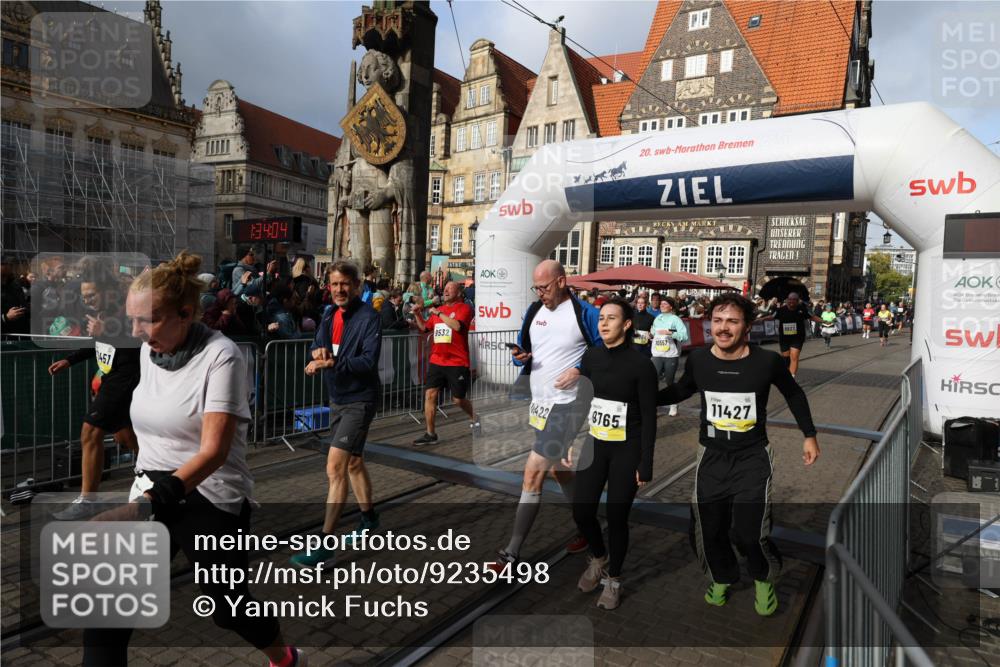05.10.2025 - 20. swb-Marathon Bremen Yannick Fuchs http://msf.ph/oto/9235498 05.10.2025 11:04:53 Ziel 9532, 9623, 9750, 9765, 9771, 9812, 9927, 10422, 10451, 10532, 10557, 10964, 11035, 11427, 11546, 11615 meine-sportfotos.de