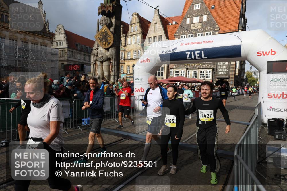 05.10.2025 - 20. swb-Marathon Bremen Yannick Fuchs http://msf.ph/oto/9235501 05.10.2025 11:04:54 Ziel 9532, 9623, 9765, 9771, 9812, 9927, 10422, 10451, 10557, 10964, 11035, 11427, 11546, 11615 meine-sportfotos.de