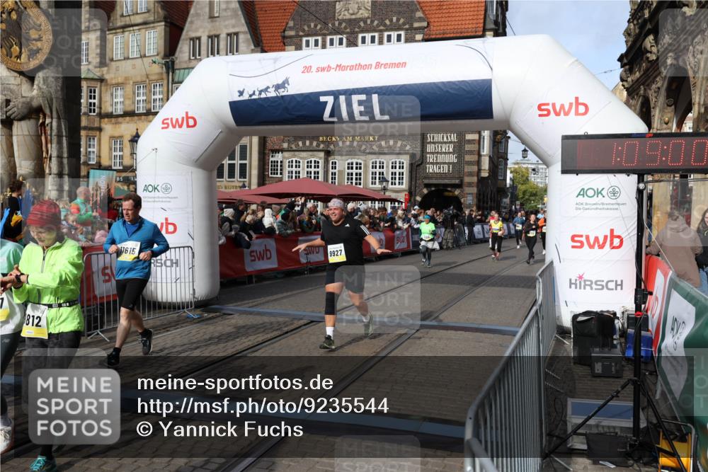 05.10.2025 - 20. swb-Marathon Bremen Yannick Fuchs http://msf.ph/oto/9235544 05.10.2025 11:04:56 Ziel 9532, 9765, 9812, 9866, 9927, 10422, 10451, 10557, 10964, 11035, 11315, 11427, 11546, 11615 meine-sportfotos.de