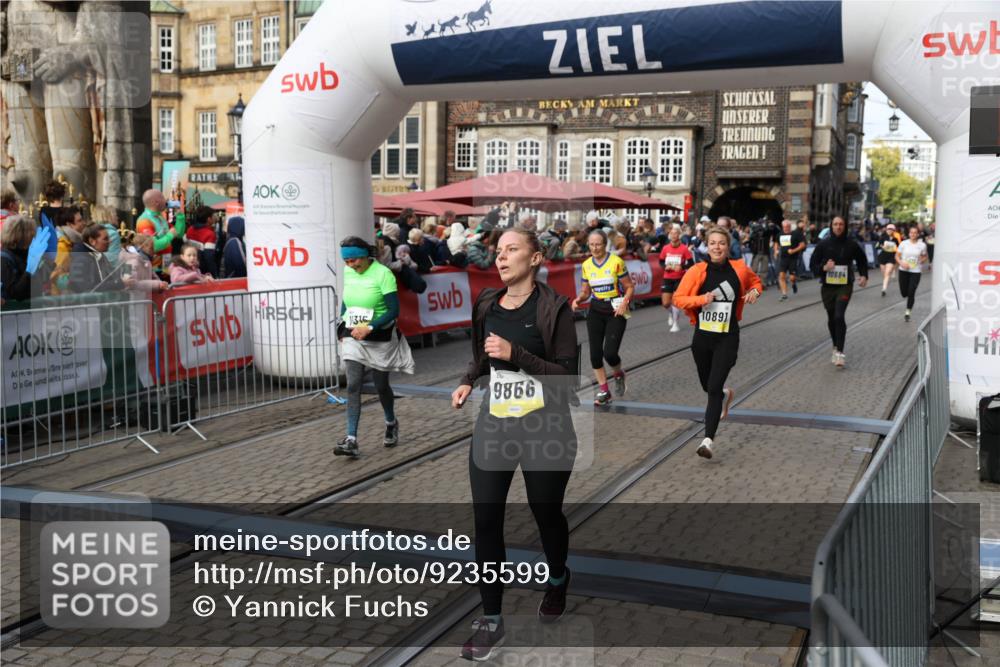 05.10.2025 - 20. swb-Marathon Bremen Yannick Fuchs http://msf.ph/oto/9235599 05.10.2025 11:05:01 Ziel 9530, 9813, 9866, 9927, 10684, 10771, 10891, 11315, 11372, 11559, 11615, 11636 meine-sportfotos.de
