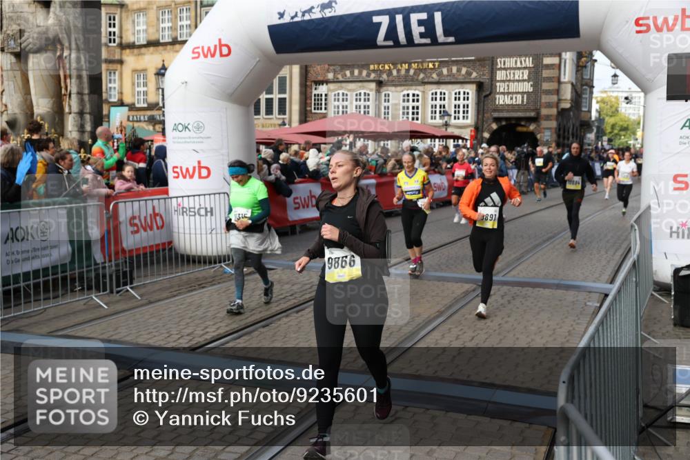 05.10.2025 - 20. swb-Marathon Bremen Yannick Fuchs http://msf.ph/oto/9235601 05.10.2025 11:05:01 Ziel 9530, 9813, 9866, 9927, 10684, 10771, 10891, 11315, 11372, 11559, 11615, 11636 meine-sportfotos.de