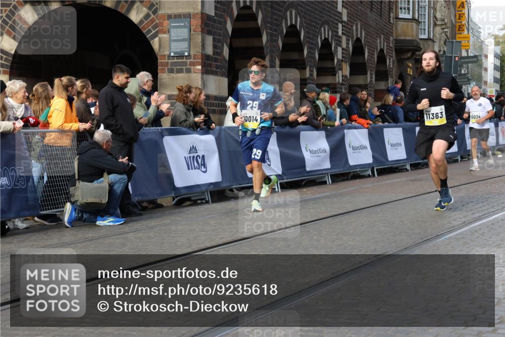 05.10.2025 - 20. swb-Marathon Bremen Strokosch-Dieckow http://msf.ph/oto/9235618 05.10.2025 10:55:04 Ziel 9176, 9475, 9791, 10014, 10034, 10180, 10307, 10920, 11317, 11363, 11507, 11523 meine-sportfotos.de