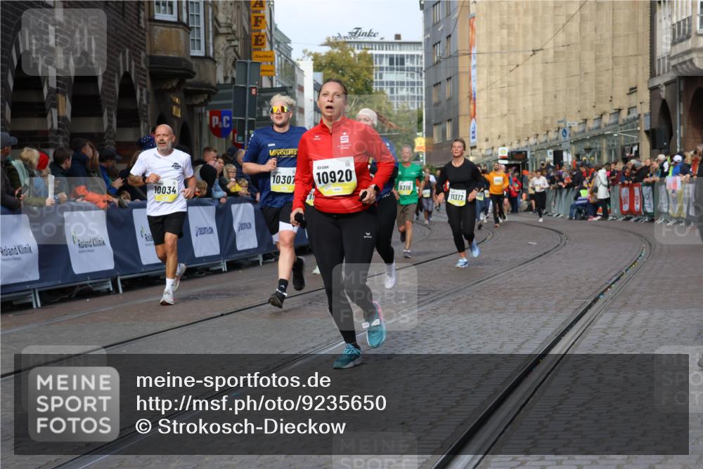 05.10.2025 - 20. swb-Marathon Bremen Strokosch-Dieckow http://msf.ph/oto/9235650 05.10.2025 10:55:06 Ziel 9176, 9318, 9791, 10003, 10014, 10034, 10180, 10307, 10326, 10920, 11317, 11363 meine-sportfotos.de
