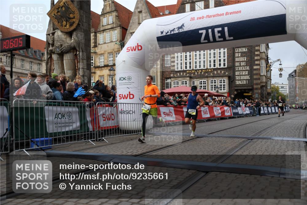 05.10.2025 - 20. swb-Marathon Bremen Yannick Fuchs http://msf.ph/oto/9235661 05.10.2025 10:36:55 Ziel 9429, 9833, 10425 meine-sportfotos.de