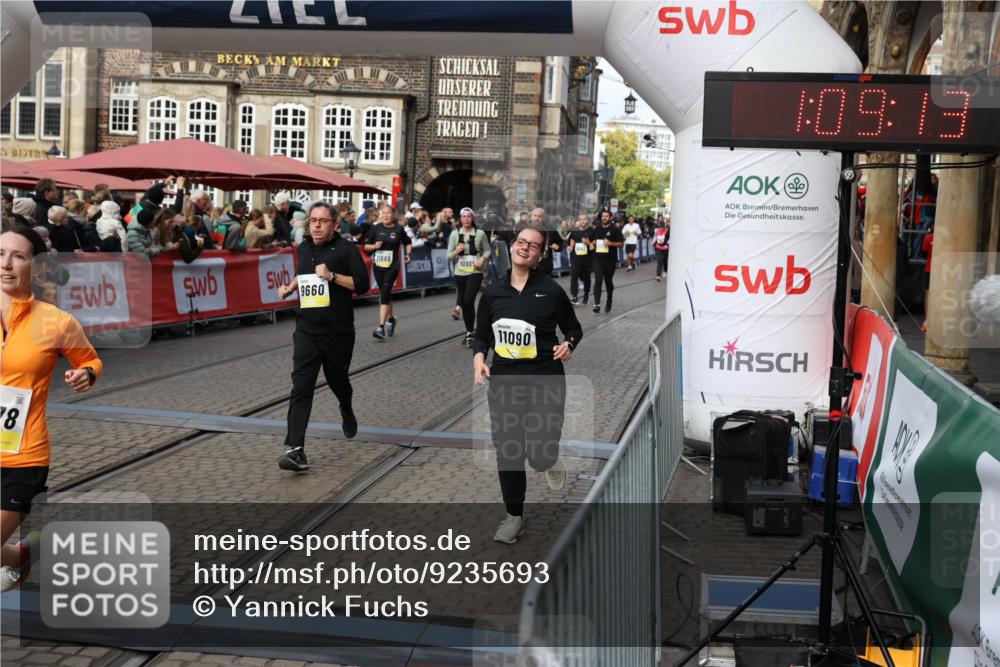 05.10.2025 - 20. swb-Marathon Bremen Yannick Fuchs http://msf.ph/oto/9235693 05.10.2025 11:05:08 Ziel 9220, 9409, 9530, 9660, 9813, 10684, 10771, 10965, 11090, 11121, 11180, 11372, 11478, 11559 meine-sportfotos.de