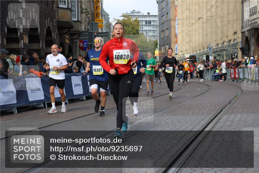 05.10.2025 - 20. swb-Marathon Bremen Strokosch-Dieckow http://msf.ph/oto/9235697 05.10.2025 10:55:06 Ziel 9176, 9318, 9791, 10003, 10014, 10034, 10180, 10307, 10326, 10920, 11317, 11363 meine-sportfotos.de