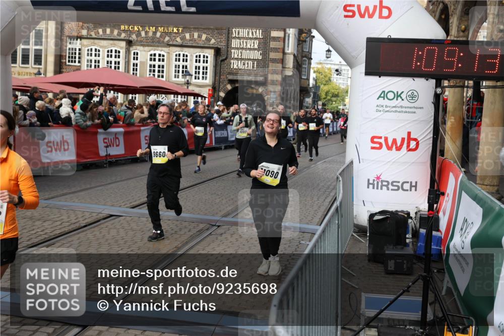 05.10.2025 - 20. swb-Marathon Bremen Yannick Fuchs http://msf.ph/oto/9235698 05.10.2025 11:05:09 Ziel 9220, 9409, 9530, 9660, 9813, 10771, 10965, 11090, 11121, 11171, 11180, 11372, 11412, 11478, 11559 meine-sportfotos.de