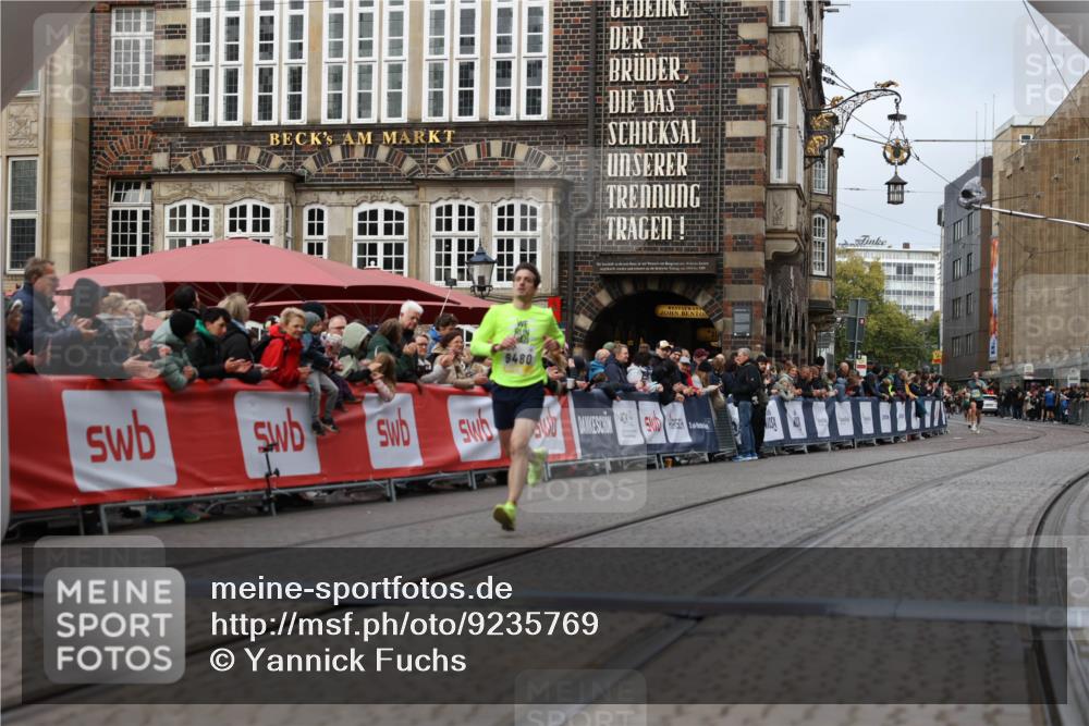 05.10.2025 - 20. swb-Marathon Bremen Yannick Fuchs http://msf.ph/oto/9235769 05.10.2025 10:37:12 Ziel 9480 meine-sportfotos.de
