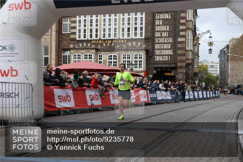 05.10.2025 - 20. swb-Marathon Bremen Yannick Fuchs http://msf.ph/oto/9235778 05.10.2025 10:37:12 Ziel 9480 meine-sportfotos.de