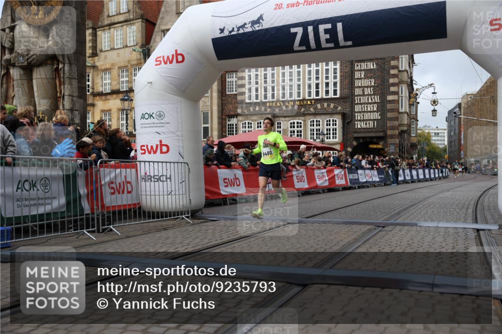 05.10.2025 - 20. swb-Marathon Bremen Yannick Fuchs http://msf.ph/oto/9235793 05.10.2025 10:37:13 Ziel 9480 meine-sportfotos.de