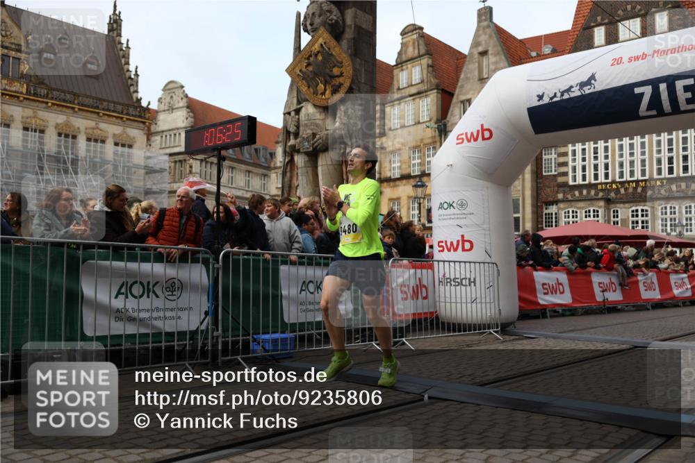 05.10.2025 - 20. swb-Marathon Bremen Yannick Fuchs http://msf.ph/oto/9235806 05.10.2025 10:37:14 Ziel 9480 meine-sportfotos.de