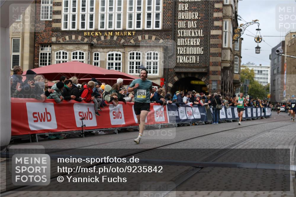 05.10.2025 - 20. swb-Marathon Bremen Yannick Fuchs http://msf.ph/oto/9235842 05.10.2025 10:37:21 Ziel 11213 meine-sportfotos.de