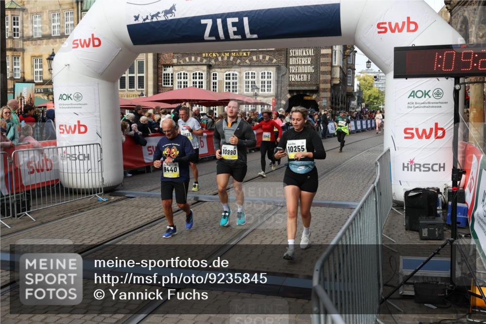 05.10.2025 - 20. swb-Marathon Bremen Yannick Fuchs http://msf.ph/oto/9235845 05.10.2025 11:05:23 Ziel 9440, 9690, 9908, 9978, 10018, 10021, 10255, 10343, 10990, 11323, 11501, 11540, 11650, 11707 meine-sportfotos.de
