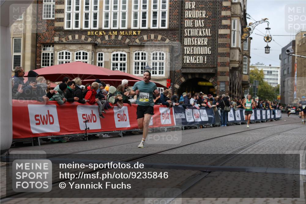 05.10.2025 - 20. swb-Marathon Bremen Yannick Fuchs http://msf.ph/oto/9235846 05.10.2025 10:37:21 Ziel 11213 meine-sportfotos.de