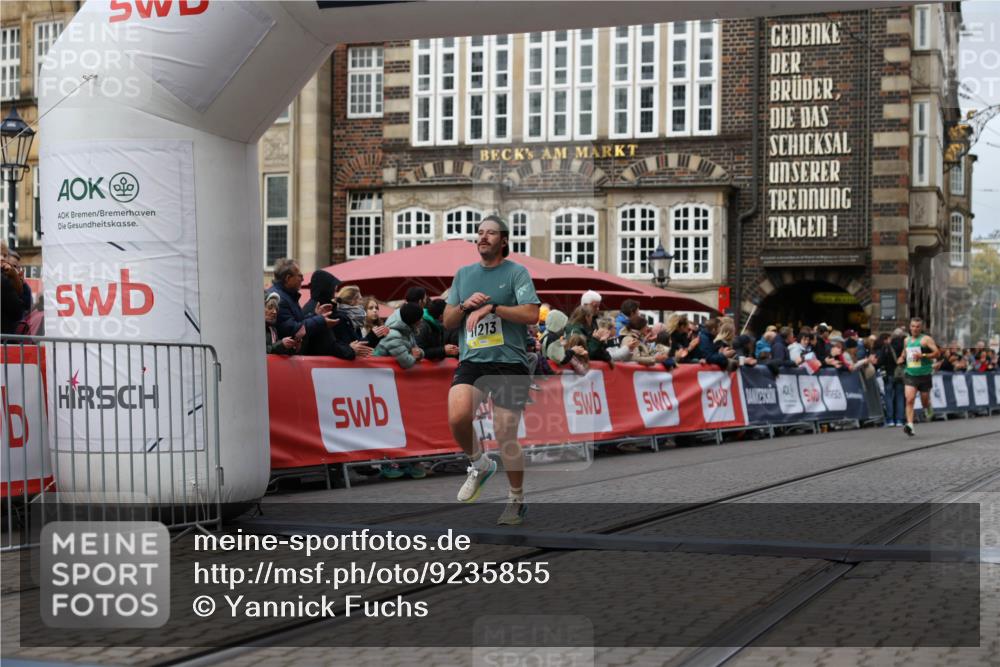 05.10.2025 - 20. swb-Marathon Bremen Yannick Fuchs http://msf.ph/oto/9235855 05.10.2025 10:37:22 Ziel 9565, 11213 meine-sportfotos.de