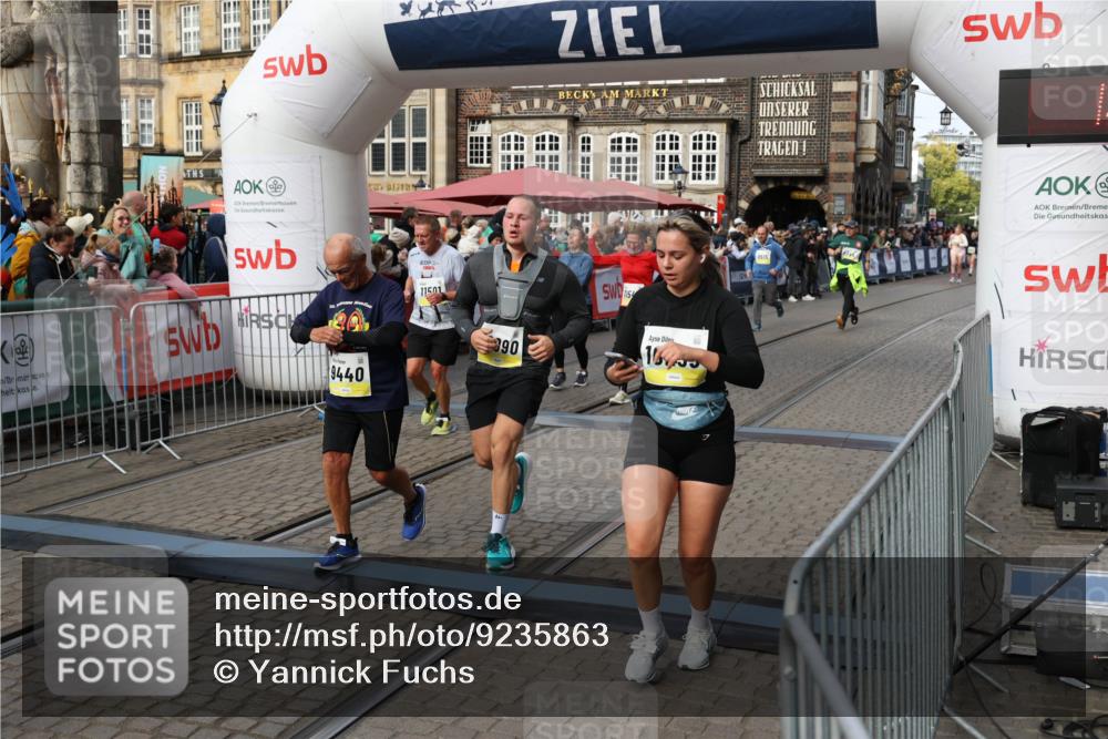 05.10.2025 - 20. swb-Marathon Bremen Yannick Fuchs http://msf.ph/oto/9235863 05.10.2025 11:05:24 Ziel 9440, 9515, 9690, 9908, 9944, 9978, 10018, 10021, 10255, 10343, 10990, 11323, 11501, 11540, 11650, 11707 meine-sportfotos.de